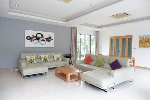 House in Bang Lamung, Thailand 3 bedrooms № 38482 - photo 6