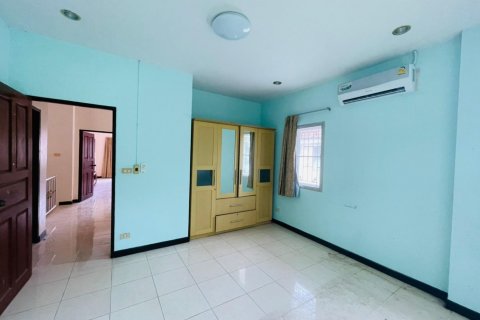 House in Bang Lamung, Thailand 4 bedrooms № 37745 - photo 15