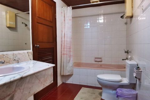 Condo in Bang Lamung, Thailand, 3 bedrooms  № 37580 - photo 16