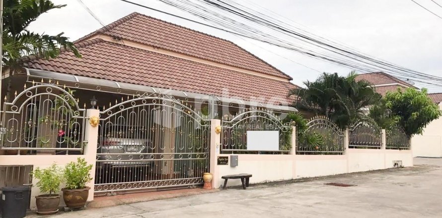 House in Bang Lamung, Thailand 3 bedrooms № 37621