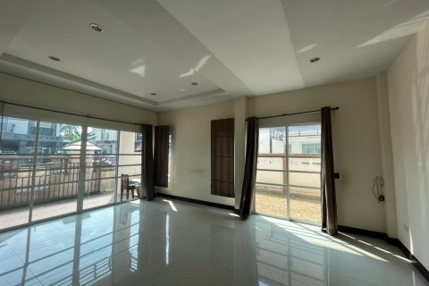 House in Bang Lamung, Thailand 2 bedrooms № 38253 - photo 4