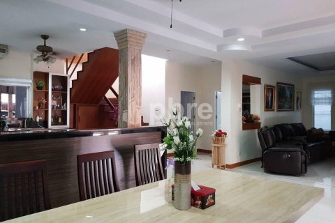 House in Bang Lamung, Thailand 4 bedrooms № 38846 - photo 4