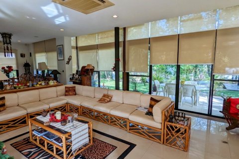 House in Bang Lamung, Thailand 4 bedrooms № 38102 - photo 9