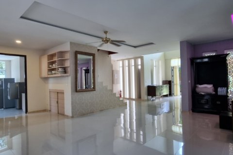 House in Sattahip, Thailand 7 bedrooms № 37227 - photo 14