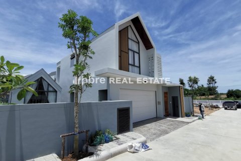 Condo in Bang Lamung, Thailand, 4 bedrooms  № 38217 - photo 3