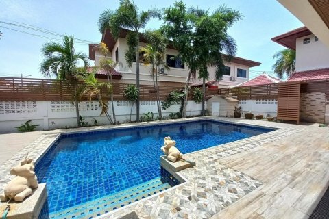 House in Bang Lamung, Thailand 4 bedrooms № 38044 - photo 5