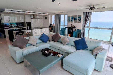 Condo in Bang Lamung, Thailand, 3 bedrooms  № 38007 - photo 5