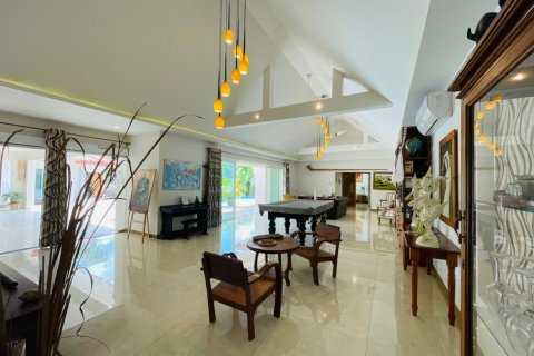 House in Bang Lamung, Thailand 5 bedrooms № 37664 - photo 4