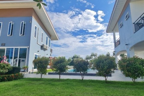 House in Sattahip, Thailand 4 bedrooms № 37695 - photo 2