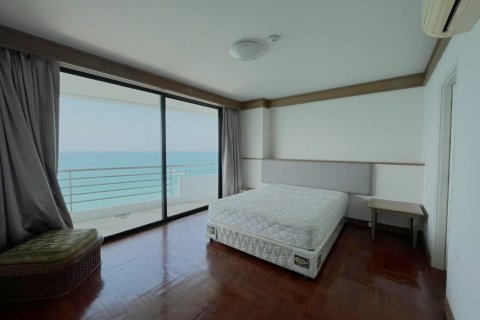 Condo in Bang Lamung, Thailand, 4 bedrooms  № 38273 - photo 13