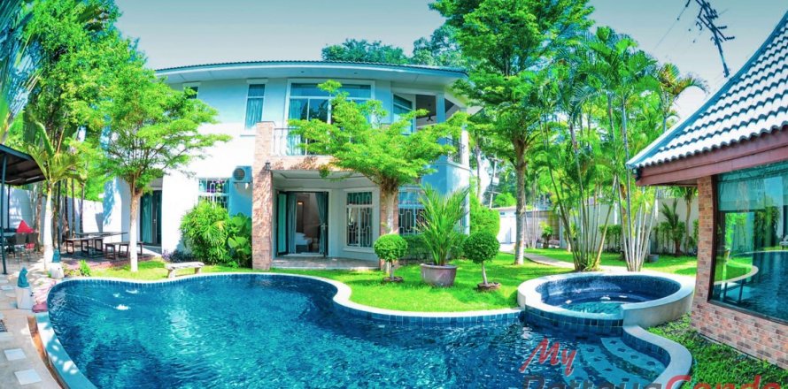 House in Pattaya, Thailand 7 bedrooms № 37175