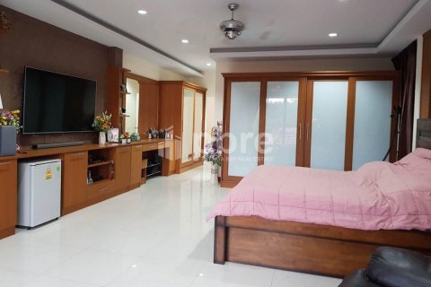 House in Bang Lamung, Thailand 4 bedrooms № 38846 - photo 7