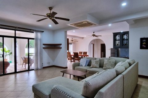 House in Bang Lamung, Thailand 4 bedrooms № 37190 - photo 4