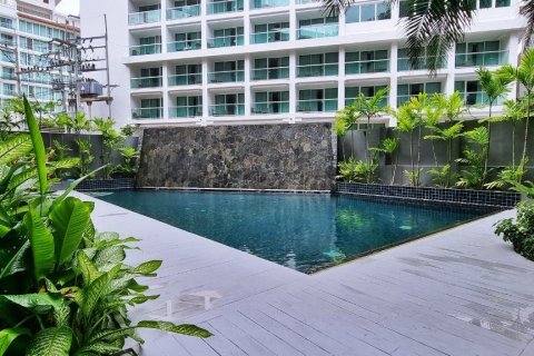 Condo in Bang Lamung, Thailand, 2 bedrooms  № 40088 - photo 1