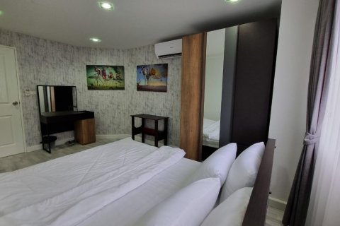 Condo in Bang Lamung, Thailand, 2 bedrooms  № 37270 - photo 19