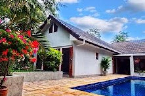 House in Bang Lamung, Thailand 3 bedrooms № 38203 - photo 2