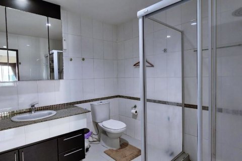 Condo in Bang Lamung, Thailand, 2 bedrooms  № 37434 - photo 10