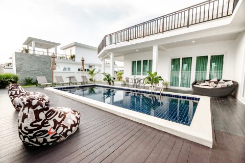 House in Sattahip, Thailand 3 bedrooms № 38434 - photo 3