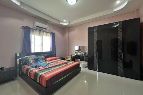 House in Bang Lamung, Thailand 2 bedrooms № 37689 - photo 11