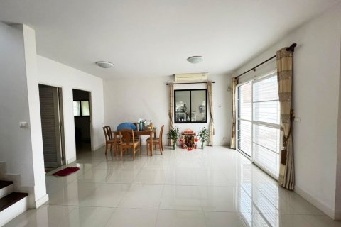 House in Bang Lamung, Thailand 3 bedrooms № 37819 - photo 4