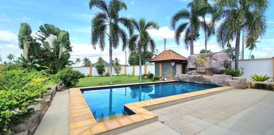 House in Sattahip, Thailand 4 bedrooms № 37193