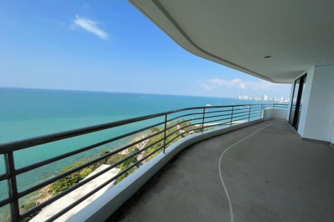 Condo in Bang Lamung, Thailand, 4 bedrooms  № 38273 - photo 1