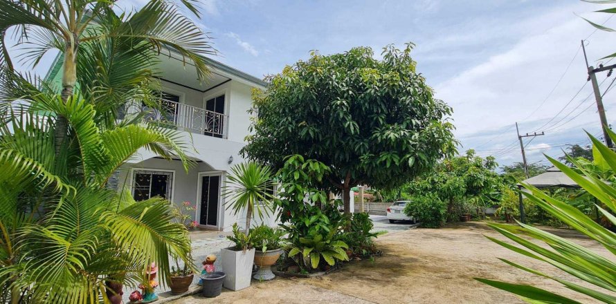 House in Bang Lamung, Thailand 4 bedrooms № 38341