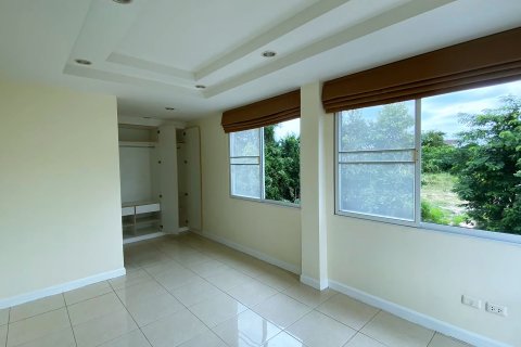 House in Bang Lamung, Thailand 3 bedrooms № 37699 - photo 12