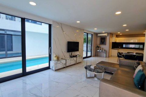 House in Bang Lamung, Thailand 4 bedrooms № 38774 - photo 5