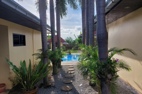 House in Bang Lamung, Thailand 5 bedrooms № 38474 - photo 5