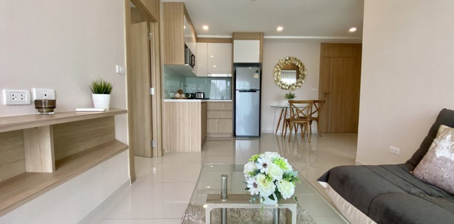 Condo in Bang Lamung, Thailand, 2 bedrooms  № 38073