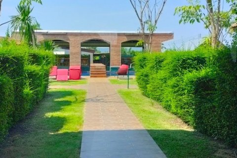 House in Sattahip, Thailand 13 bedrooms № 37851 - photo 2