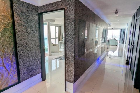 Condo in Bang Lamung, Thailand, 3 bedrooms  № 38007 - photo 16