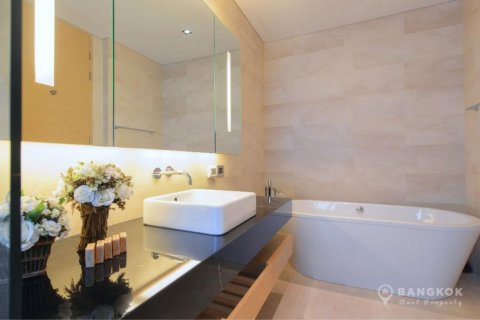 Condo in Bangkok, Thailand, 2 bedrooms  № 36955 - photo 9