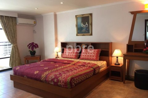 Condo in Bang Lamung, Thailand, 3 bedrooms  № 37421 - photo 6