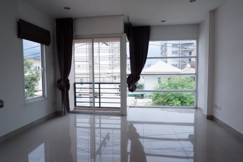 House in Bang Lamung, Thailand 4 bedrooms № 37940 - photo 5