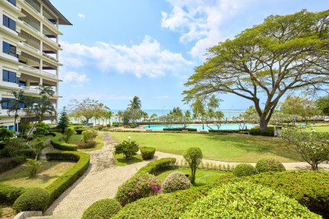 Condo in Bang Lamung, Thailand, 2 bedrooms  № 37362 - photo 17