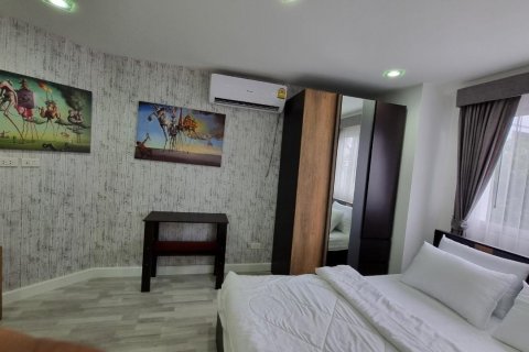 Condo in Bang Lamung, Thailand, 2 bedrooms  № 37270 - photo 18