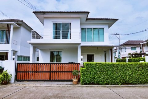 House in Bang Lamung, Thailand 3 bedrooms № 37544 - photo 1