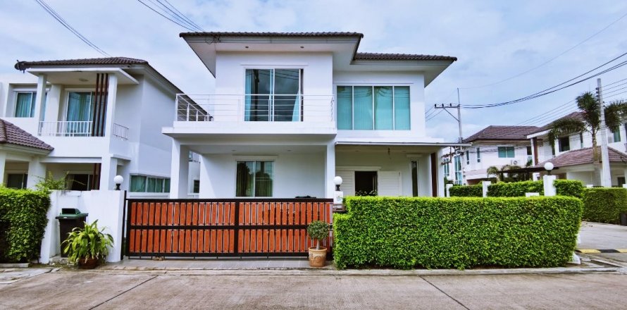 House in Bang Lamung, Thailand 3 bedrooms № 37544