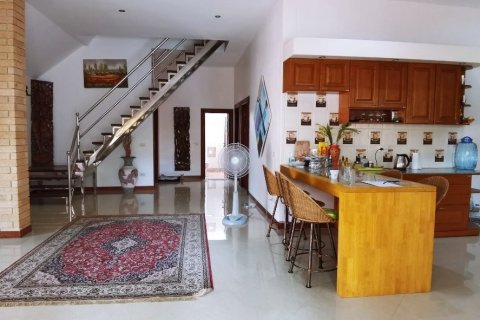 House in Bang Lamung, Thailand 5 bedrooms № 37847 - photo 3