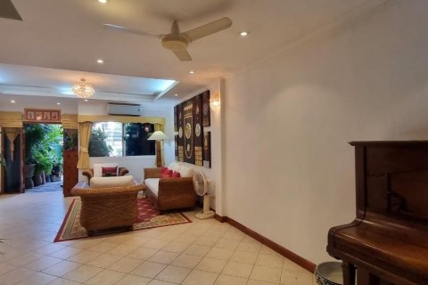 House in Bang Lamung, Thailand 3 bedrooms № 37704 - photo 6