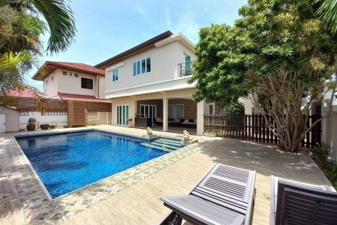 House in Bang Lamung, Thailand 4 bedrooms № 38044 - photo 4