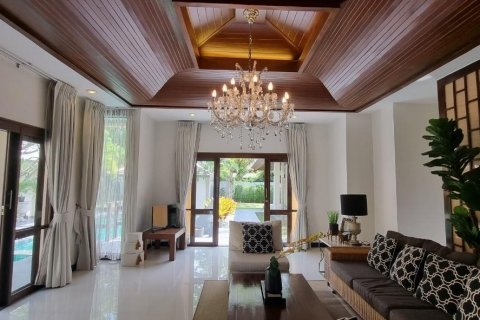 House in Bang Lamung, Thailand 4 bedrooms № 38050 - photo 7