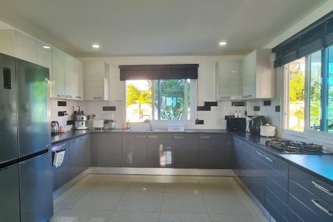 House in Sattahip, Thailand 4 bedrooms № 37695 - photo 10