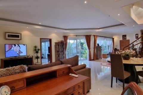 House in Bang Lamung, Thailand 3 bedrooms № 37217 - photo 1