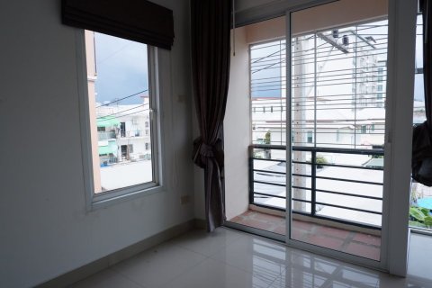 House in Bang Lamung, Thailand 4 bedrooms № 37940 - photo 7