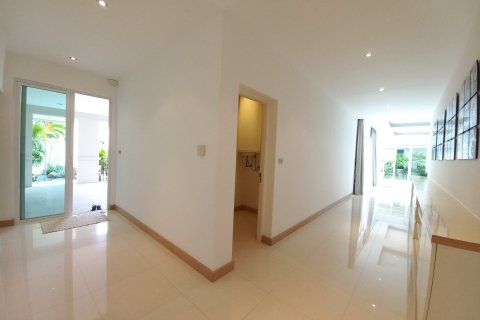 House in Bang Lamung, Thailand 3 bedrooms № 38482 - photo 14