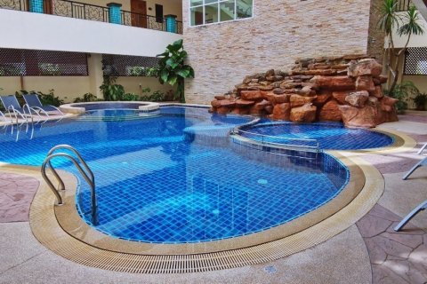 Condo in Bang Lamung, Thailand, 2 bedrooms  № 37681 - photo 1