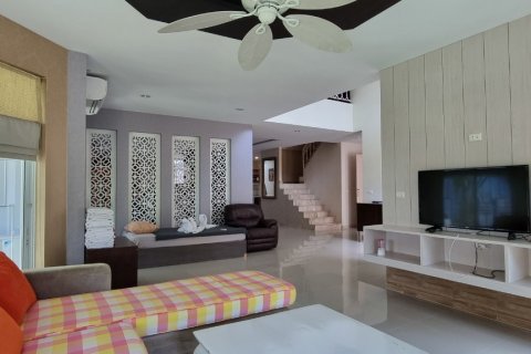 House in Sattahip, Thailand 7 bedrooms № 37227 - photo 10